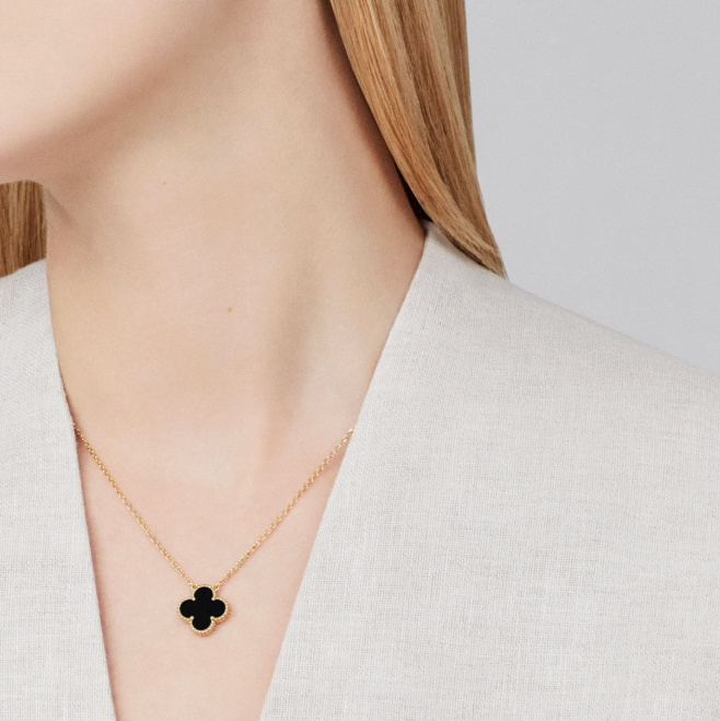 Clover Necklace Black