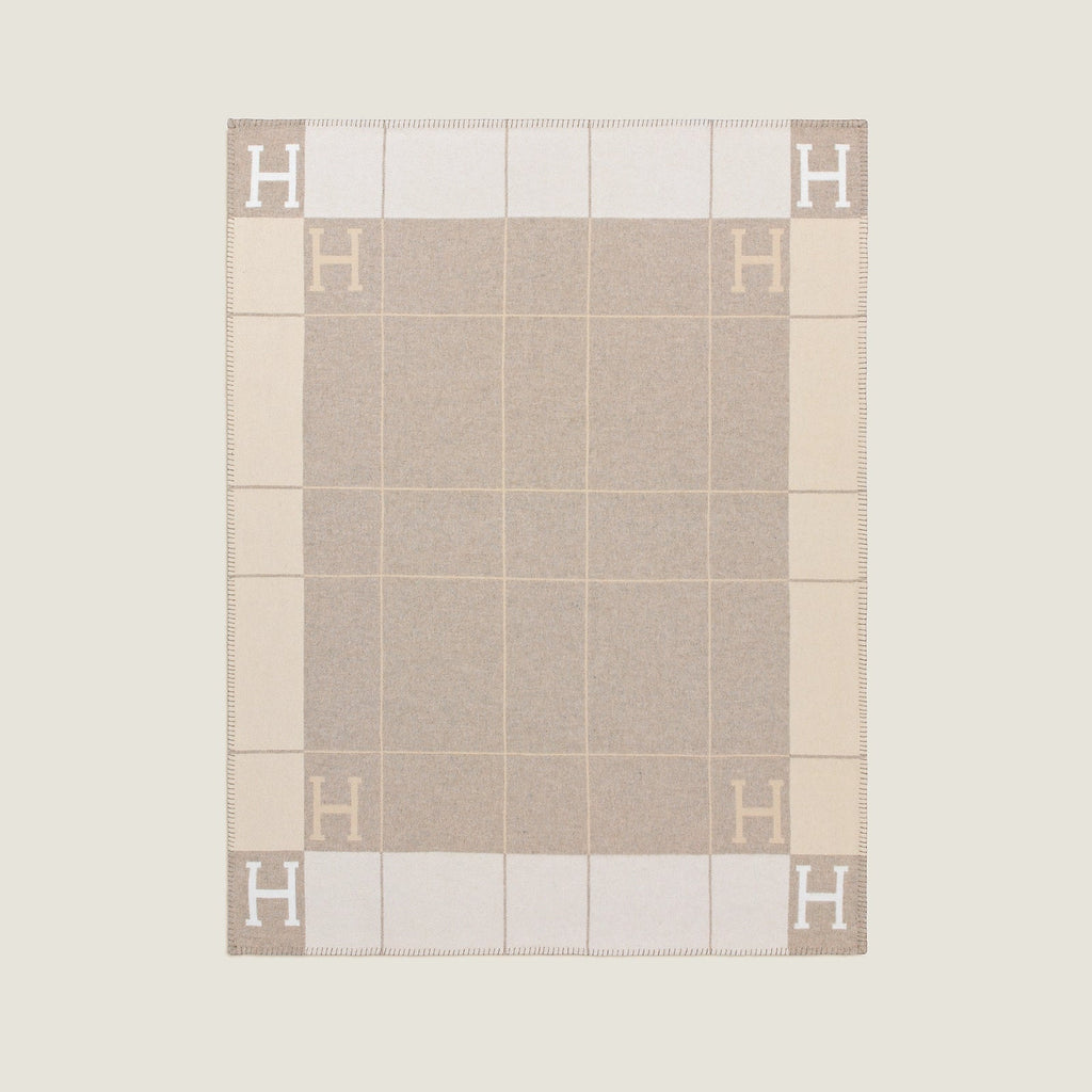 H Blanket Beige