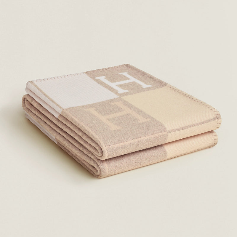 H Blanket Beige
