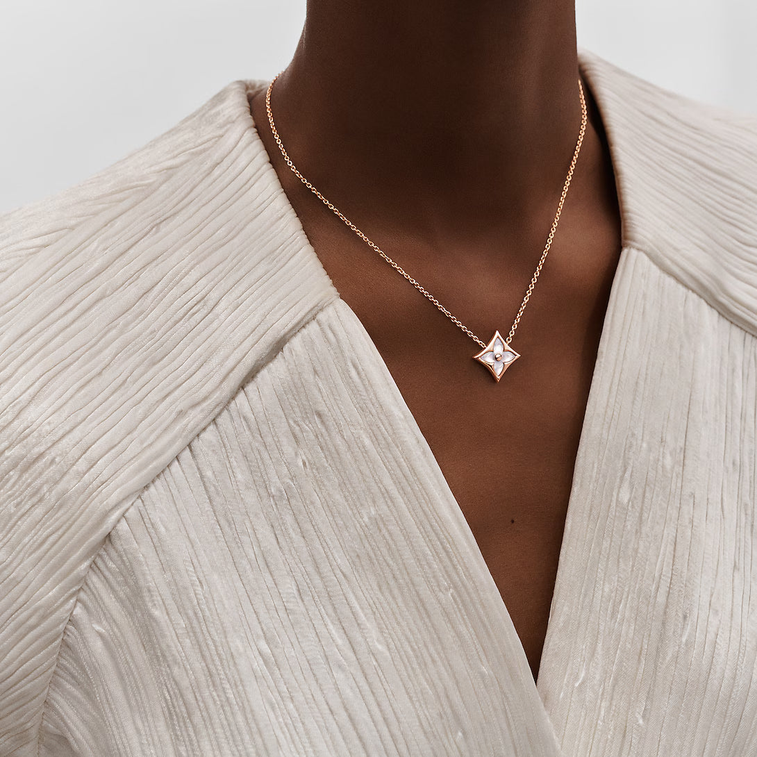Blossom Pendant Necklace White